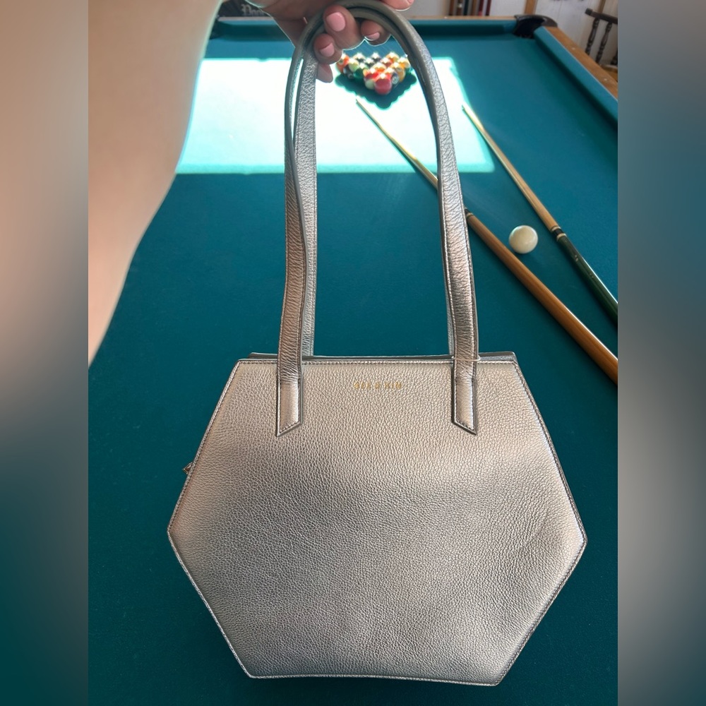 Bee & Kin Hero Tote Silver - Picture 2 of 5